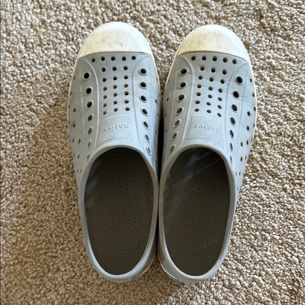 Native Shoes - Picture 2 of 4